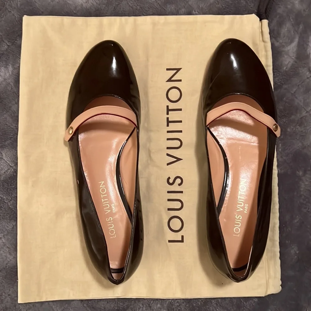 Louis Vuitton Patent Leather Flats with Pink Strap - Picture 10 of 11